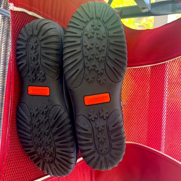 NWOT Khombu SUPER comfy and warm boots-great for Spring weather! - Picture 5 of 6